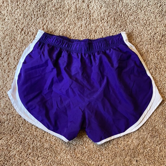 Women’s Nike Dri-Fit Running Shorts - Picture 2 of 7